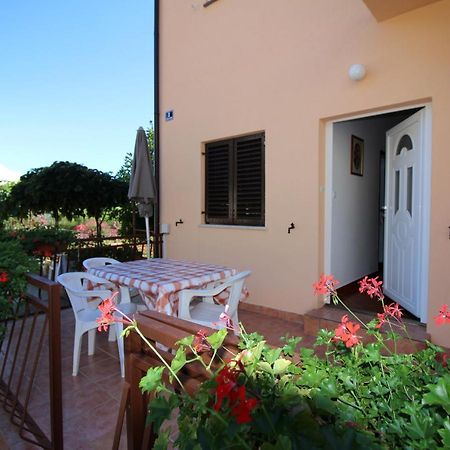 Apartment Liliana Near Beach Porec Ngoại thất bức ảnh