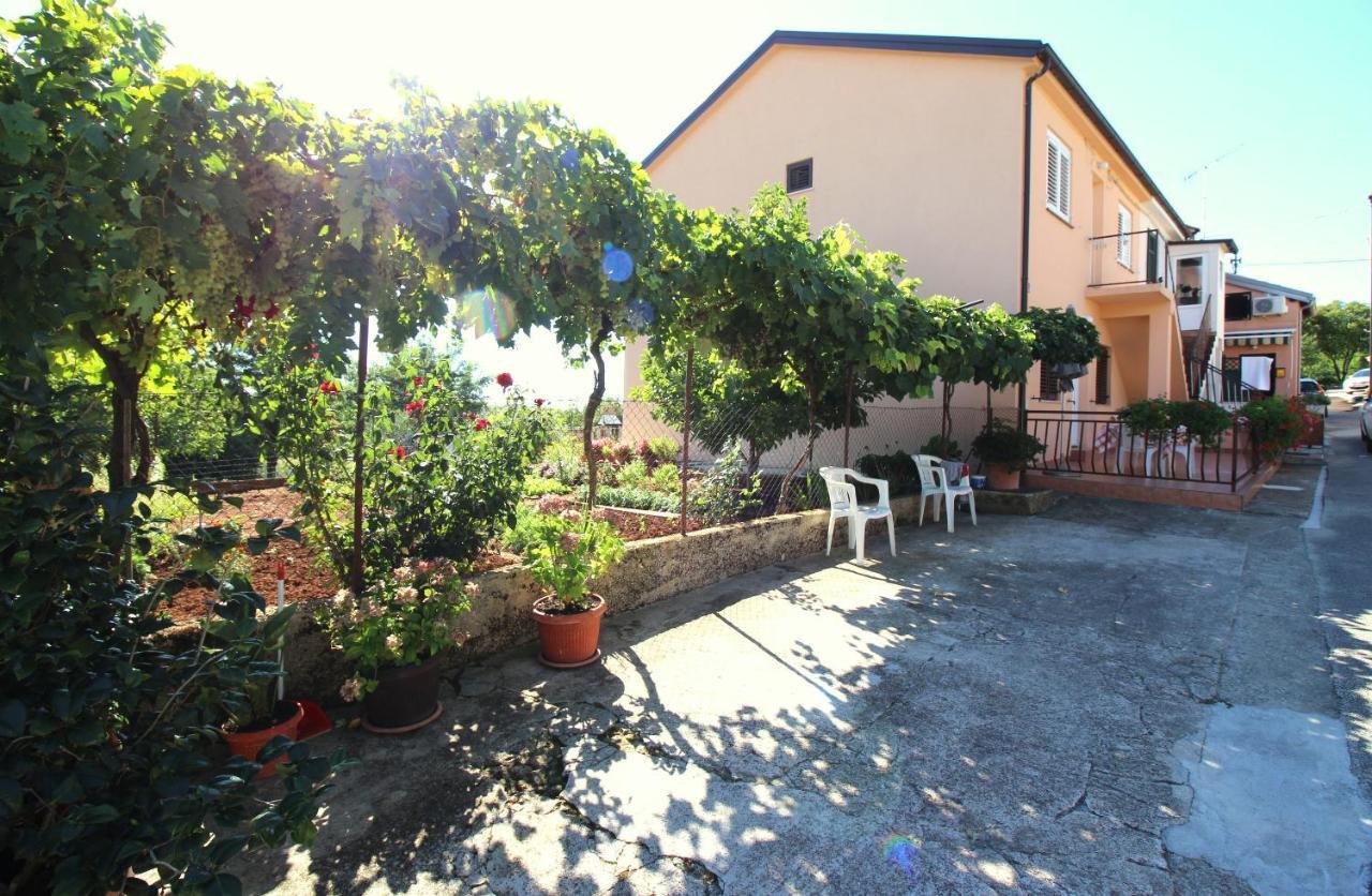 Apartment Liliana Near Beach Porec Ngoại thất bức ảnh