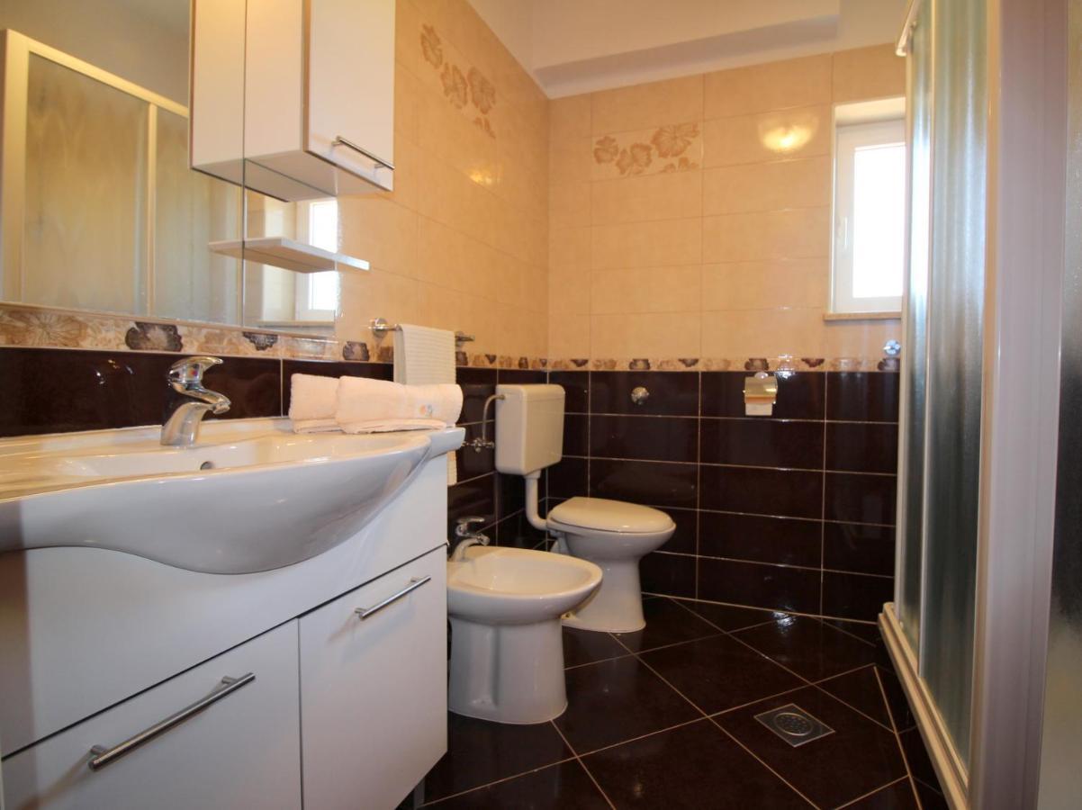 Apartment Liliana Near Beach Porec Ngoại thất bức ảnh